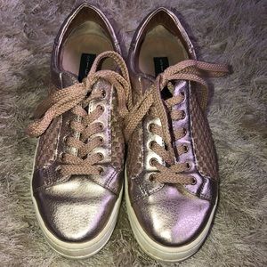 Cute Rose Gold Steve Madden Tennis Shoes
